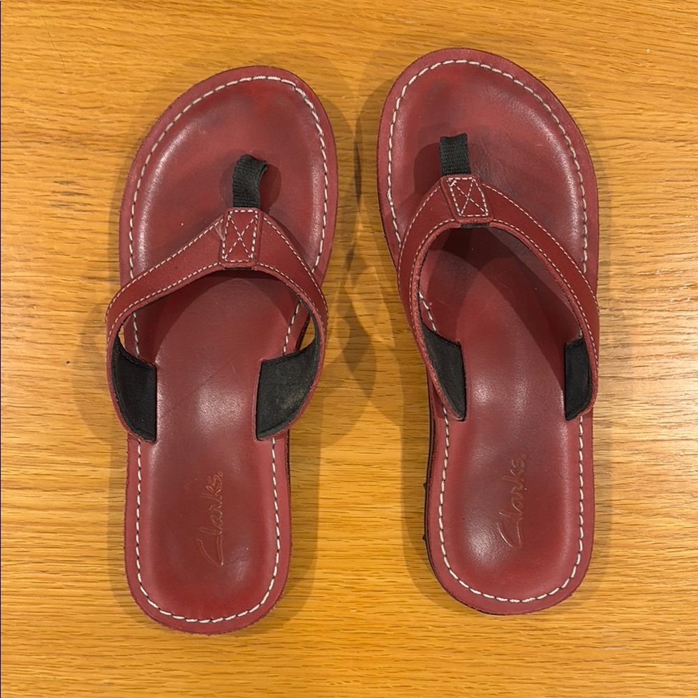 Clarks leather Black and Pink flip flops  with comfort fabric toe Straps